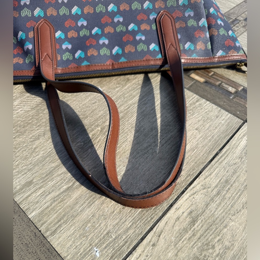 GUC! Fossil Heart Pattern Flag Large Leather Navy Blue Brown Tote Bag - Picture 8 of 11